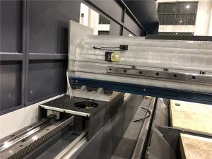 小尺寸精密光纤激光切割机自动定位800瓦